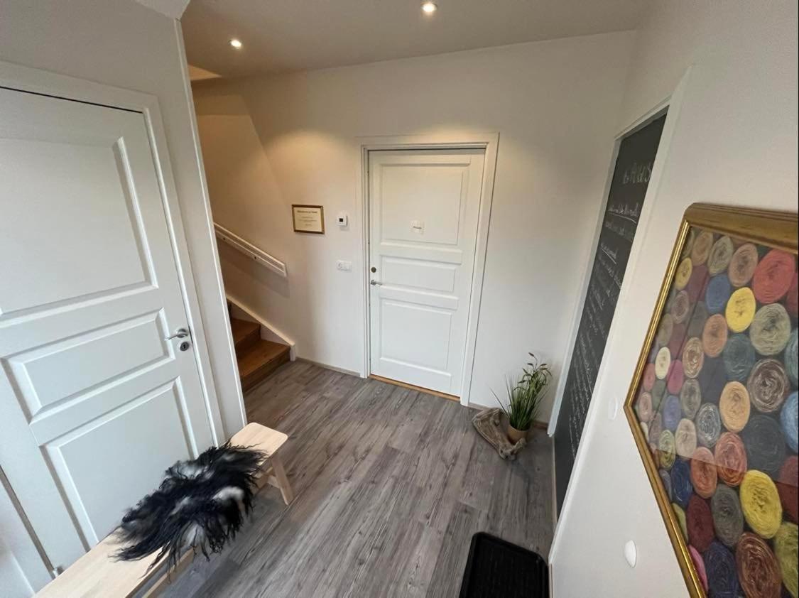 Slow Travel - þufa - Private Apartment Myvatn
